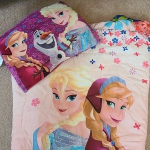 Frozen comforter with pillow